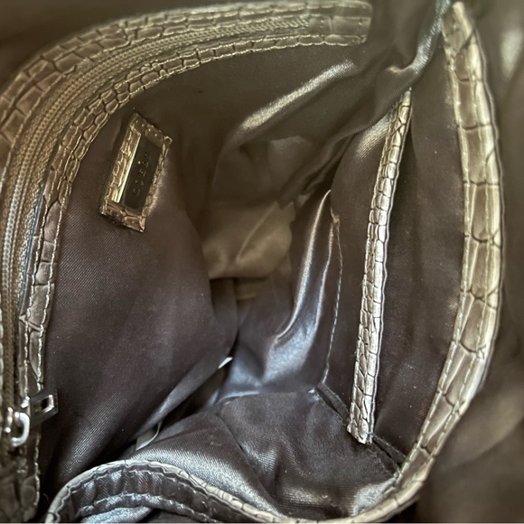 Guess Purse - Picture 4 of 4